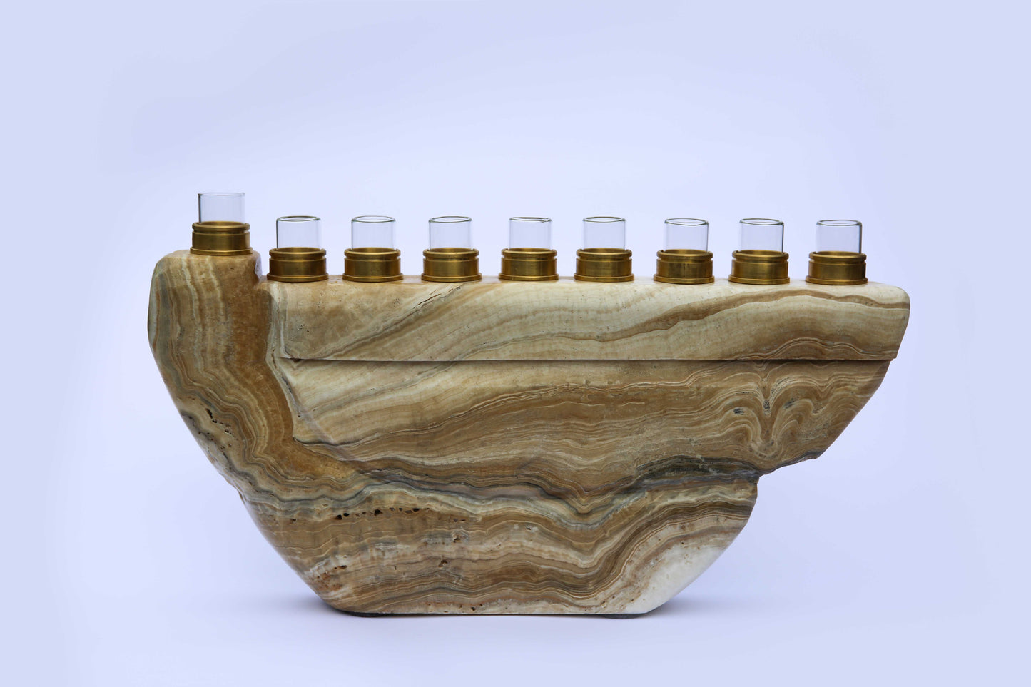 חנוכיה מאבן אוניקס