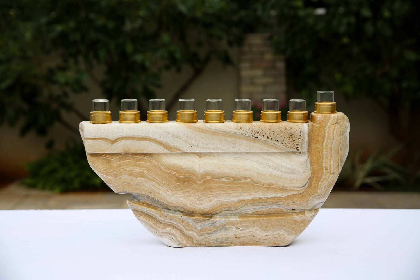 חנוכיה מאבן אוניקס