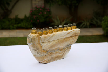 חנוכיה מאבן אוניקס