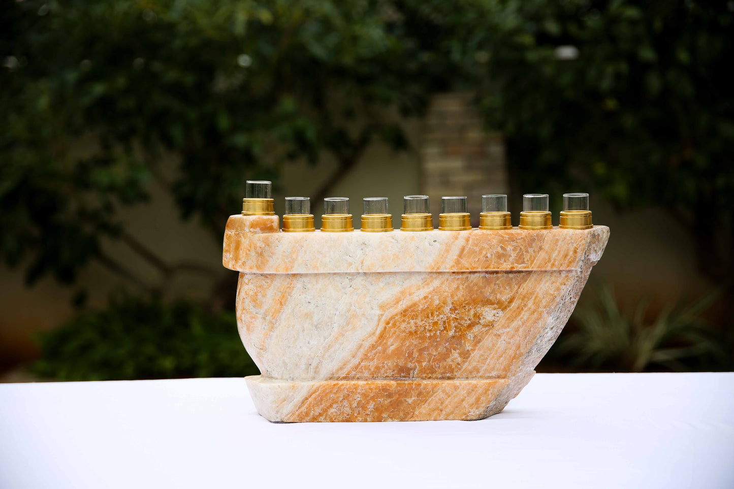 חנוכיה מאבן אוניקס