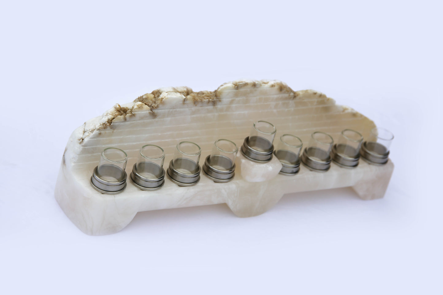 חנוכיה מאבן אלבסטר לבן