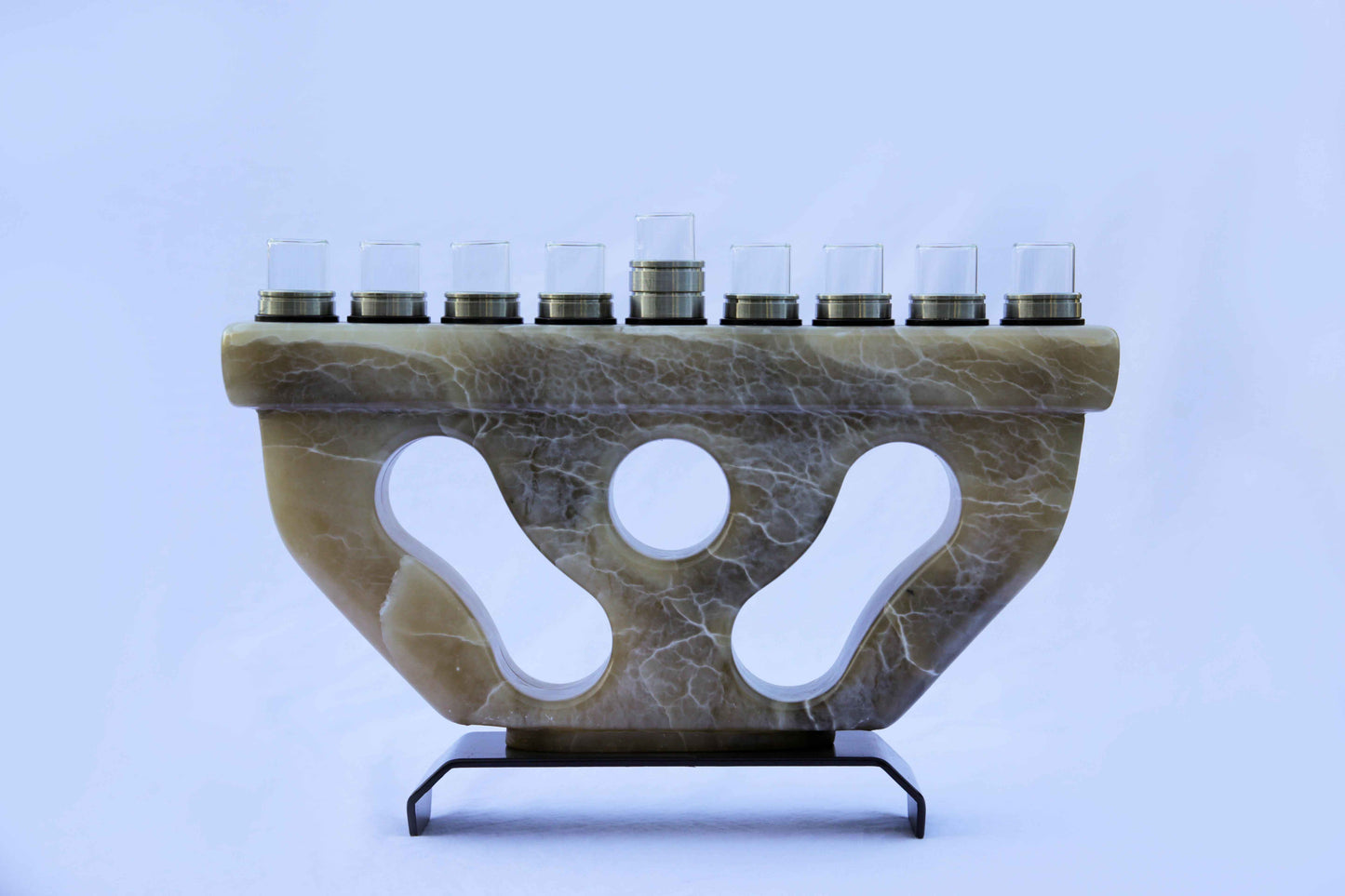 חנוכיה מאבן אלבסטר אפור