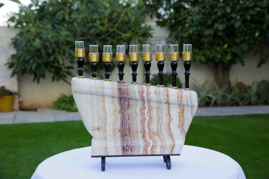 חנוכיה מאבן אוניקס