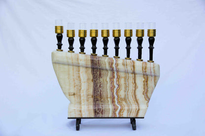 חנוכיה מאבן אוניקס