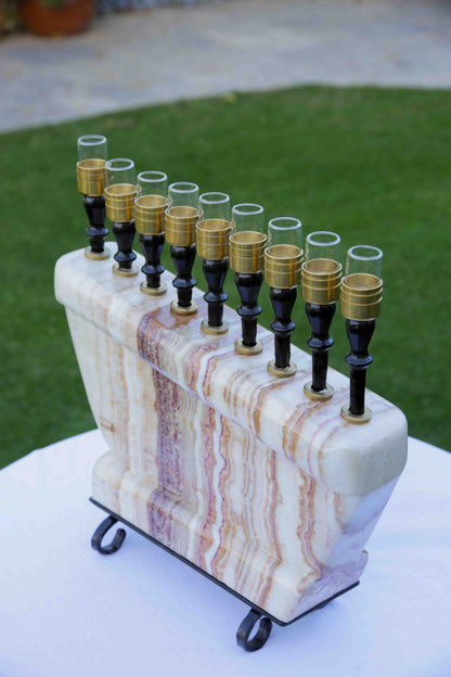 חנוכיה מאבן אוניקס