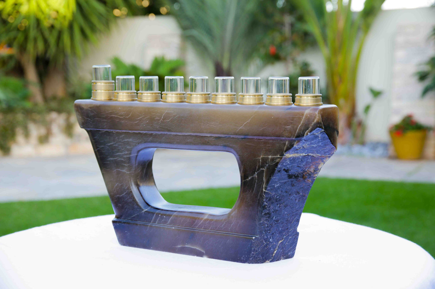 חנוכיה מאבן אלבסטר חום