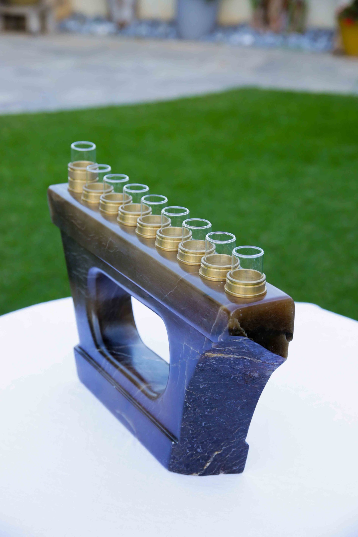 חנוכיה מאבן אלבסטר חום