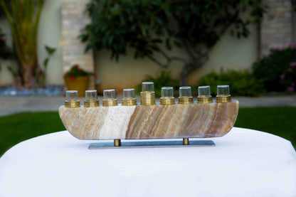 חנוכיה מאבן אוניקס