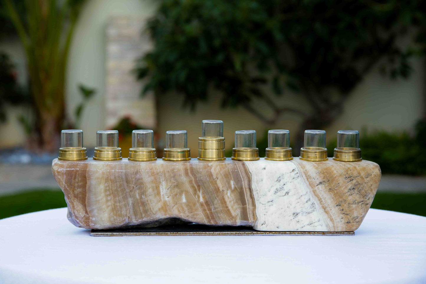 חנוכיה מאבן אוניקס