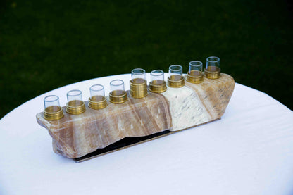 חנוכיה מאבן אוניקס