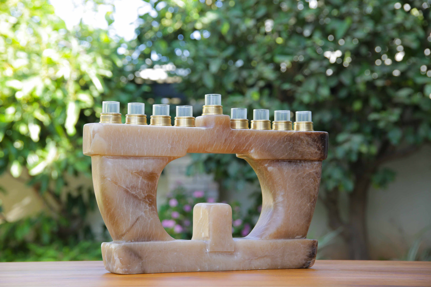 חנוכיה מאבן אלבסט חום