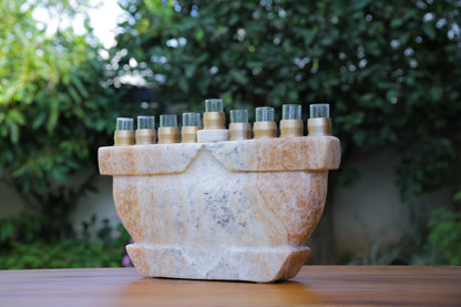 חנוכיה מאבן אוניקס