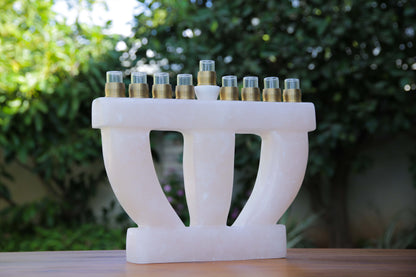 חנוכיה מאבן אלבסטר לבן