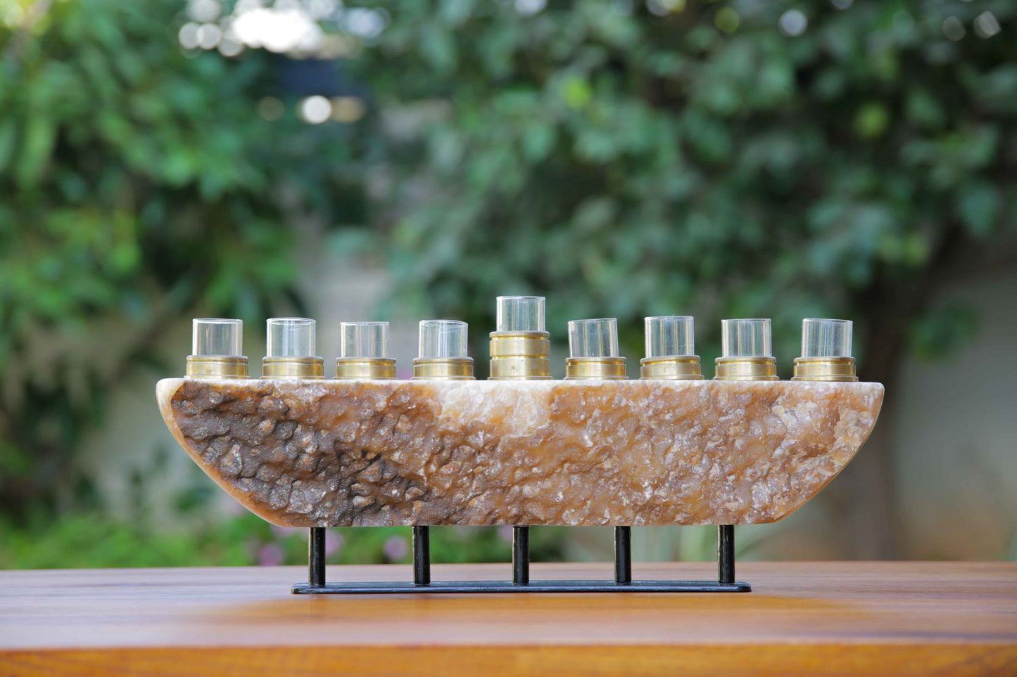 חנוכיה מאבן אוניקס